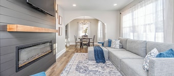 The 206: Oakland at Bragg
Renovated 3BR VA & FSU