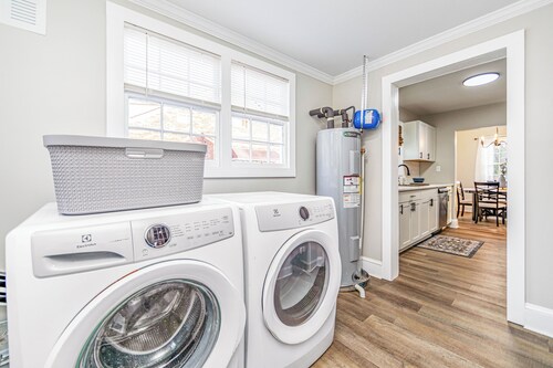 The 206: Oakland at Bragg  
Renovated 3BR VA & FSU