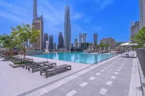 Outdoor pool - Vogue | Downtown with Direct Access to Dubai Mall (Dubai)