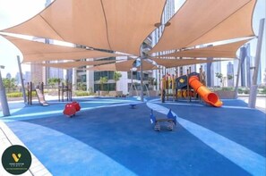 Children’s play area – outdoor - Vogue | Downtown with Direct Access to Dubai Mall (Dubai)
