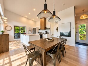 Dining room, kitchen