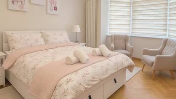 7 bedrooms, iron/ironing board, WiFi, bed sheets