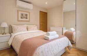 7 bedrooms, iron/ironing board, WiFi, bed sheets