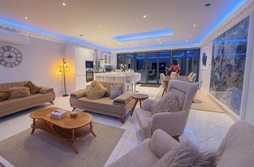 Beautiful Luxury Home in Central London |10 bed / 6 bathroom|
