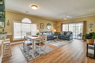  2-bedroom, 2 bath condo with golf course and pool view in Myrtle Beach