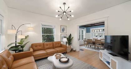 Spacious 5BR Sunlit Craftsman - 5BD/2BA - Arcade