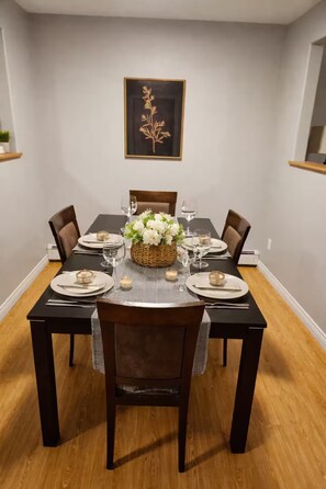 Unclassified image, 4 of 12, button - Downtown /Dog Friendly / Parking (Saint John)