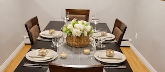 Downtown /Dog Friendly / Parking