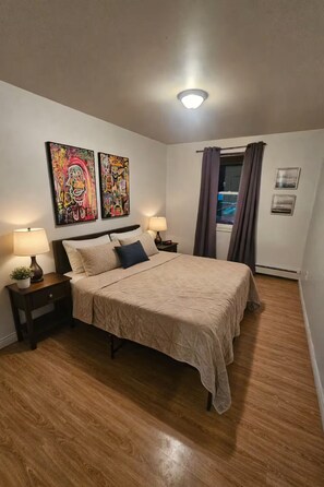 Unclassified image, 3 of 12, button - Downtown /Dog Friendly / Parking (Saint John)