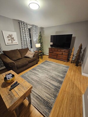 Unclassified image, 2 of 12, button - Downtown /Dog Friendly / Parking (Saint John)