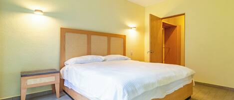 2 Schlafzimmer, Bügeleisen/Bügelbrett, Internetzugang, Bettwäsche