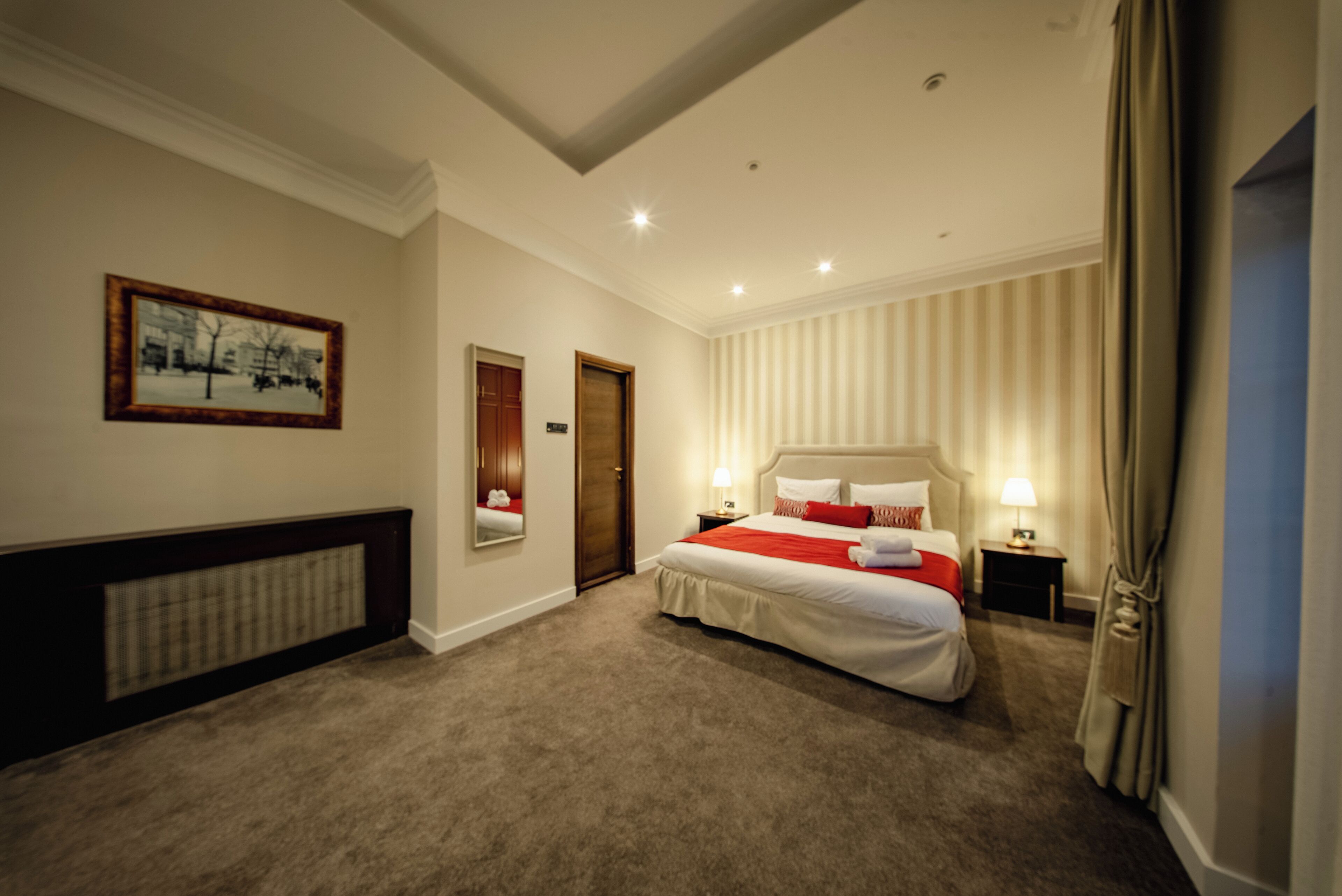 더블룸, 시내 전망 | 고급 침구, 오리/거위털 이불, 미니바, 객실 내 금고