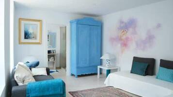 1 bedroom, iron/ironing board, travel crib, WiFi