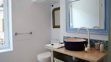 Dusche, Haartrockner, Shampoo