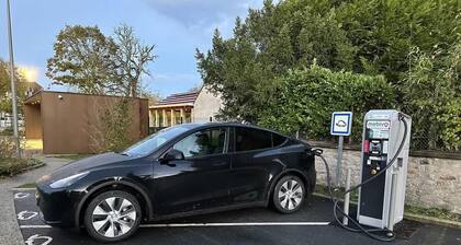 Tiny Loft with Garden View & Free Parking