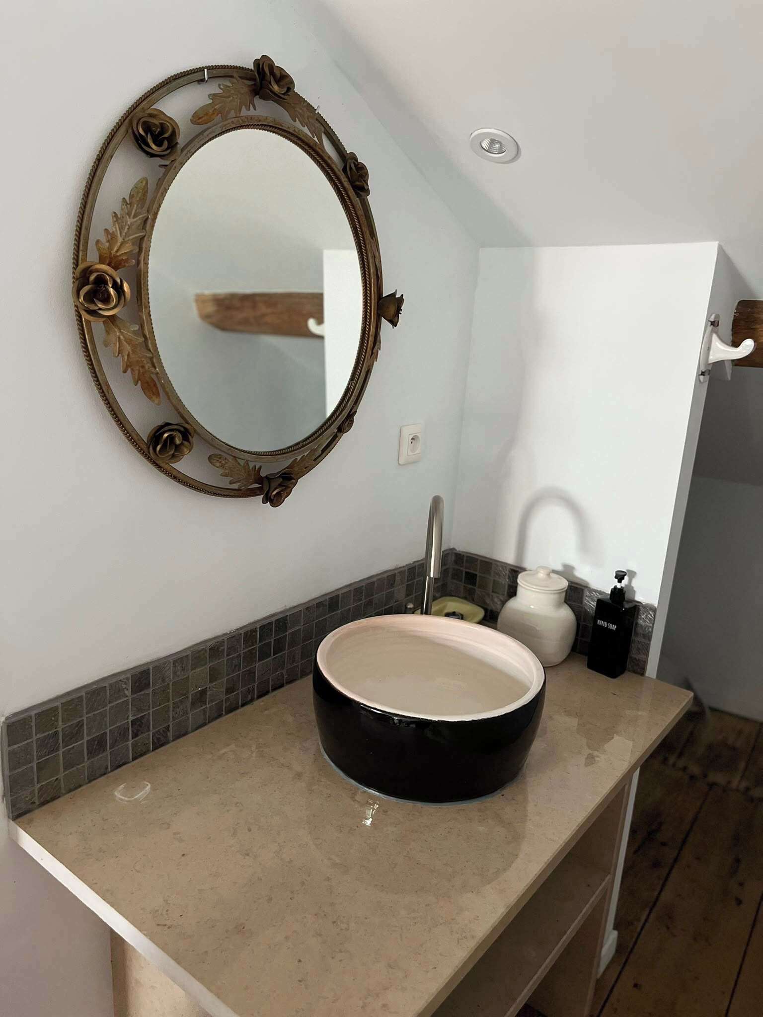 Dusche, Haartrockner, Shampoo
