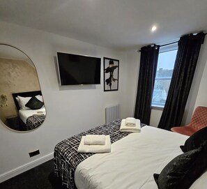 2 bedrooms, iron/ironing board, WiFi, bed sheets - Perth city centre accommodation,2 minutes to the concert hall  and museum (Perth)