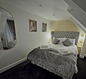 2 habitaciones, tabla de planchar con plancha, wifi y ropa de cama 