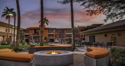 Scottsdale Studio Hotel at WorldMark – Pools, Golf & Desert Views