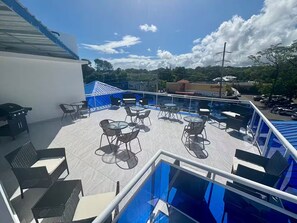 Outdoor dining - Poolside condo in the heart of Sosua 106 (Sosúa)