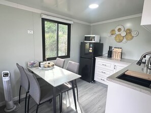 Uklassifisert bilde, 3 av 9, knapp