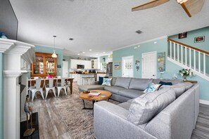 TV - Private Heated Pool Screened - Walk to the Beach - 3 Bedroom 2.5 Bath House (St. Augustine)