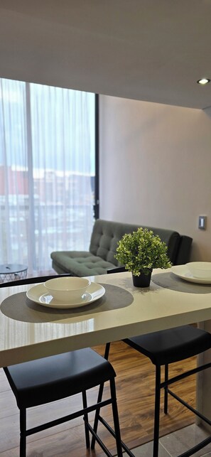 Superior Apartment, Balcony, City View | Dining