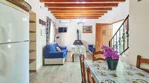 Interior - Cortijo Barrera El Bosque by Ruralidays (Cádiz)