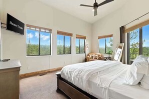 4 habitaciones, escritorio, tabla de planchar con plancha y wifi 