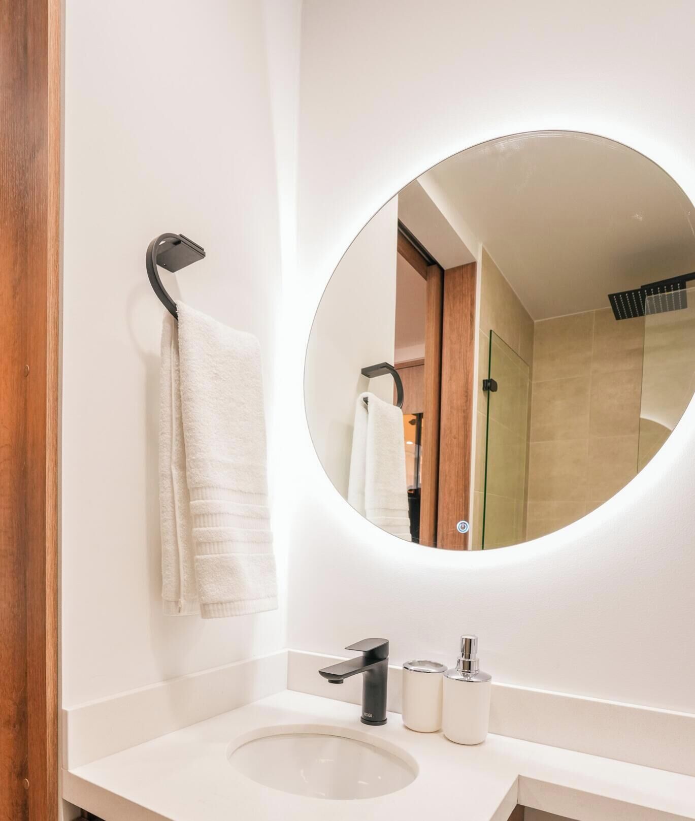 Loft básico, vista para o jardim | Banheiro