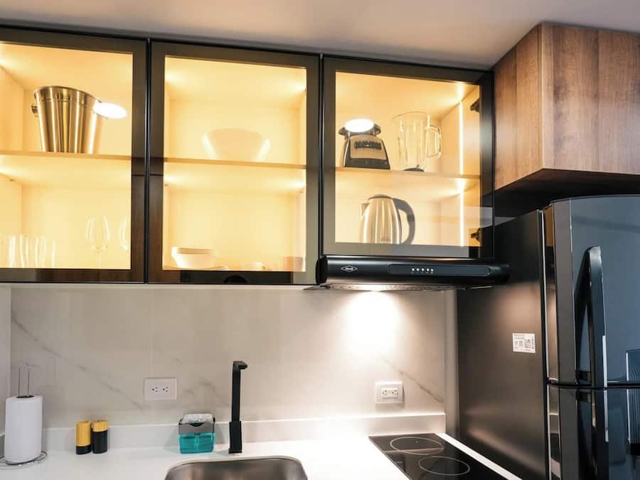 Loft, pemandangan kebun | Dapur pribadi | Lemari es besar, microwave, kompor, dan mesin espresso