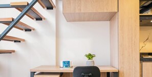 Duplex, vista para o jardim | Área de estar