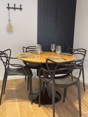 Dining - Luminoso y Moderno en el Vibrante Palermo Queens (Buenos Aires)