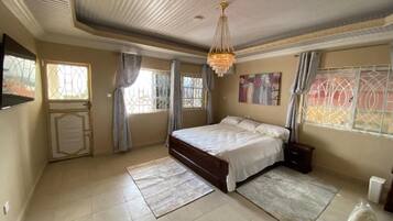 8 bedrooms, iron/ironing board, WiFi, bed sheets