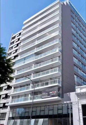 Exterior - Confort urbano con patio soleado, encantador … (Buenos Aires)