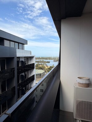 Property grounds - Stylish One-Bed Apt Steps from Albert Park & F1 (Melbourne)