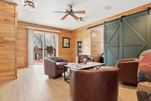 The River Retreat | Barrel Sauna~Quaint~Riverfront