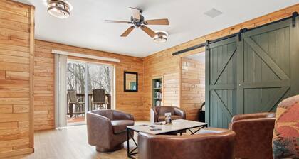 The River Retreat | Barrel Sauna~Quaint~Riverfront