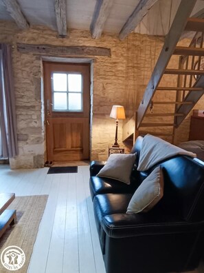 TV - Gîtes de France® - Gîte des Combelles (GIGNAC)