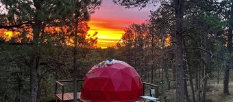 2-person Glamping Dome with Huge bay window and private bathroom!