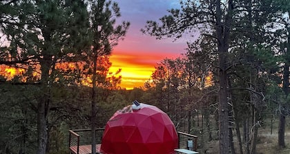 2-person Glamping Dome with Huge bay window and private bathroom!