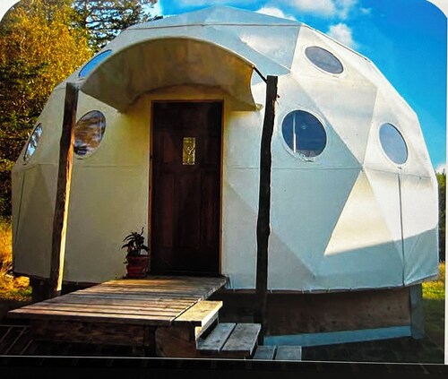 2-person Glamping Dome with Huge bay window and private bathroom!