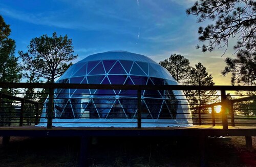 2-person Glamping Dome with Huge bay window and private bathroom!