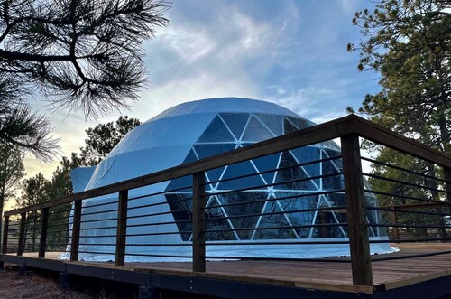 2-person Glamping Dome with Huge bay window and private bathroom!