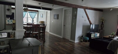 Delightful 3-bedroom apartment in charming Cooperstown awaits you