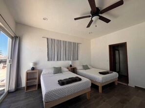 Chambre Double Deluxe, vue partielle sur la mer