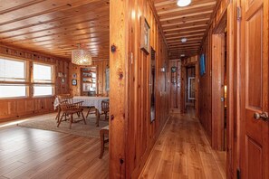 Dining - Pet Friendly Condo Steps to Beach (Ocean City)
