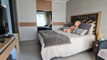 1 chambre, fer et planche Ă repasser, Wi-Fi, draps fournis