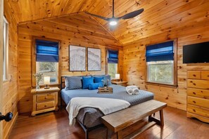 3 bedrooms, iron/ironing board, WiFi, bed sheets - Twig Hollow-Hot tub, fire pit, dog friendly, view (Mineral Bluff)