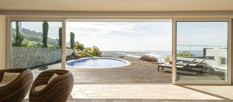 Biscaia Blue Horizon by Clama Retreats